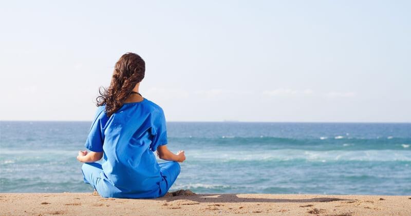 Anxietatea în vacanță: de ce uneori ne este greu să ne relaxăm?